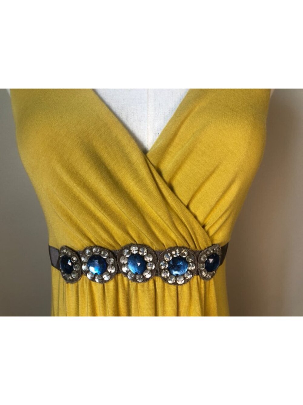 Boden V Neck Yellow Sleeveless Sheath Dress With Rhinestone Detail Size 4R - Picture 3 of 12